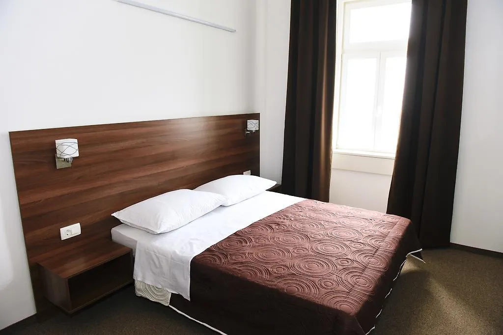 Riva Rooms Rijeka Bed & Breakfast